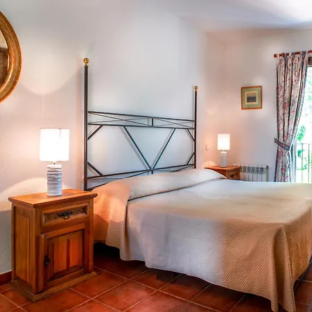 23 Maria Callas Villa